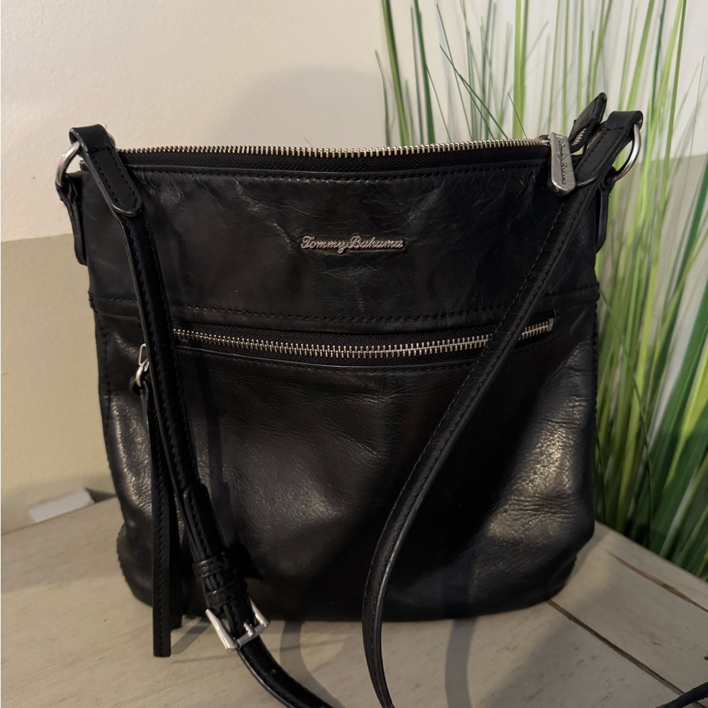 ‼️SOLD‼️Tommy Bahama Sleek Black Crossbody Bag